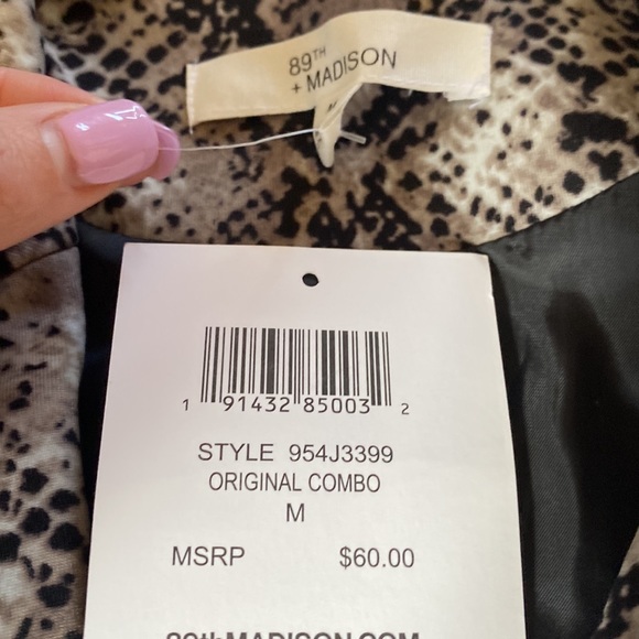 Size medium animal print blazer from 89th and Madison - Picture 4 of 7